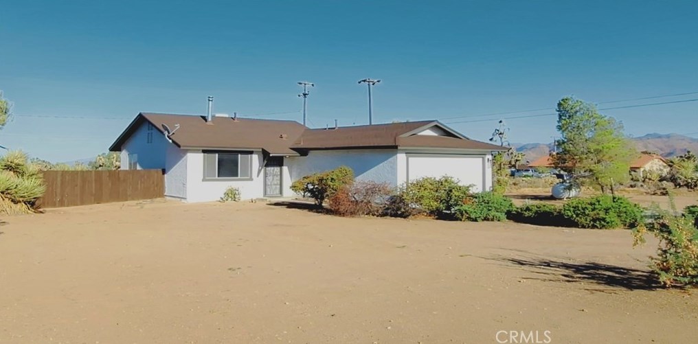 4867 Camarilla Ave, Yucca Valley, CA 92284-6662