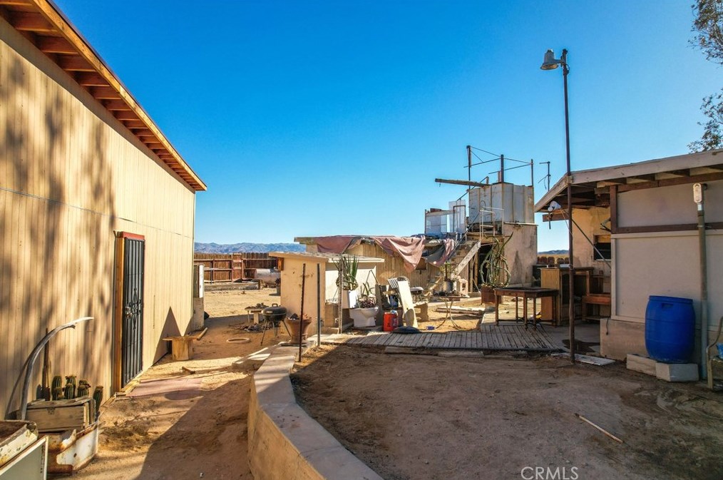 65359 Hoover Rd, Joshua Tree CA  92252-1194 exterior