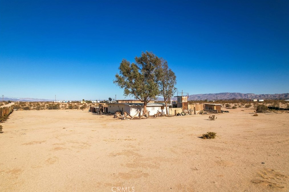 65359 Hoover Rd, Joshua Tree CA  92252-1194 exterior