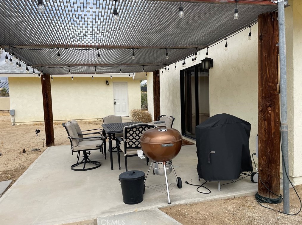 63555 Walpi Dr, Joshua Tree CA  92252-4210 exterior