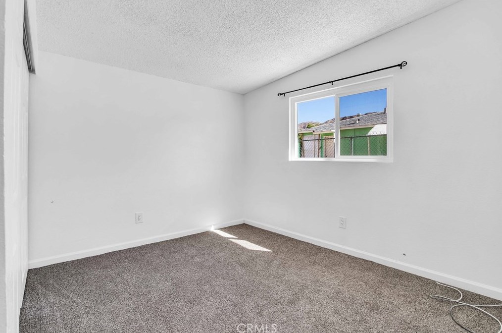 6942 Eucalyptus Ave, Twntynine Plm CA  92277-2838 exterior