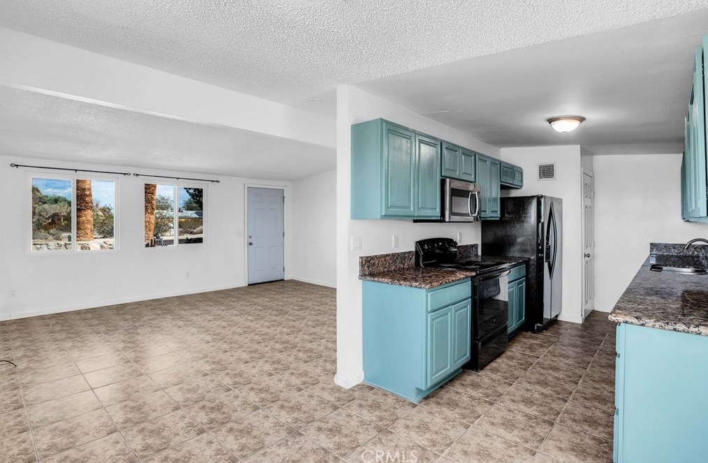 6942 Eucalyptus Ave, Twntynine Plm CA  92277-2838 exterior