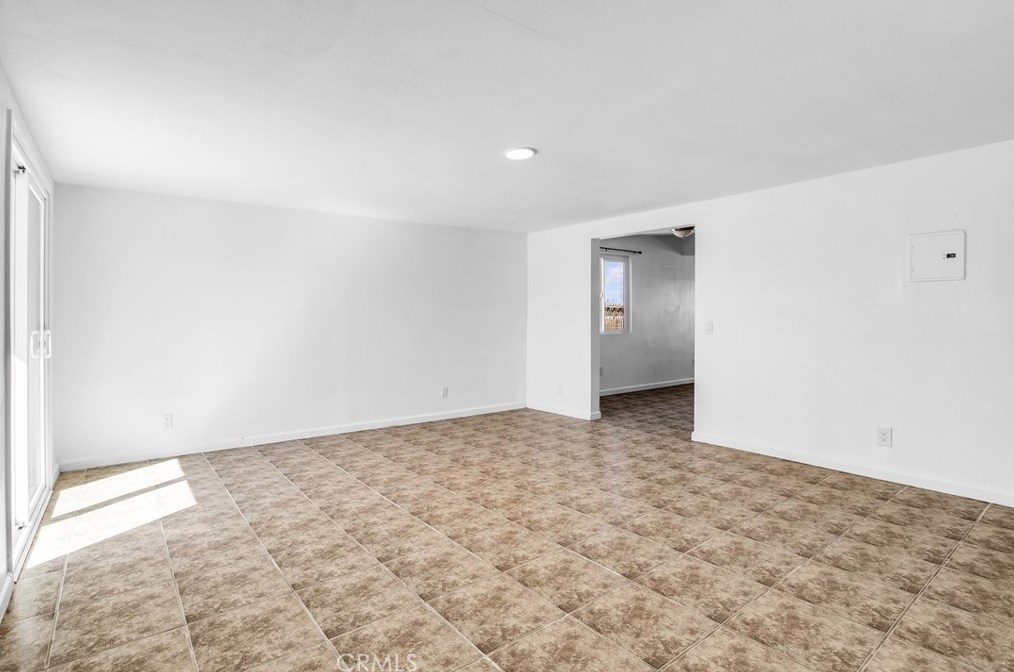 6942 Eucalyptus Ave, Twntynine Plm CA  92277-2838 exterior