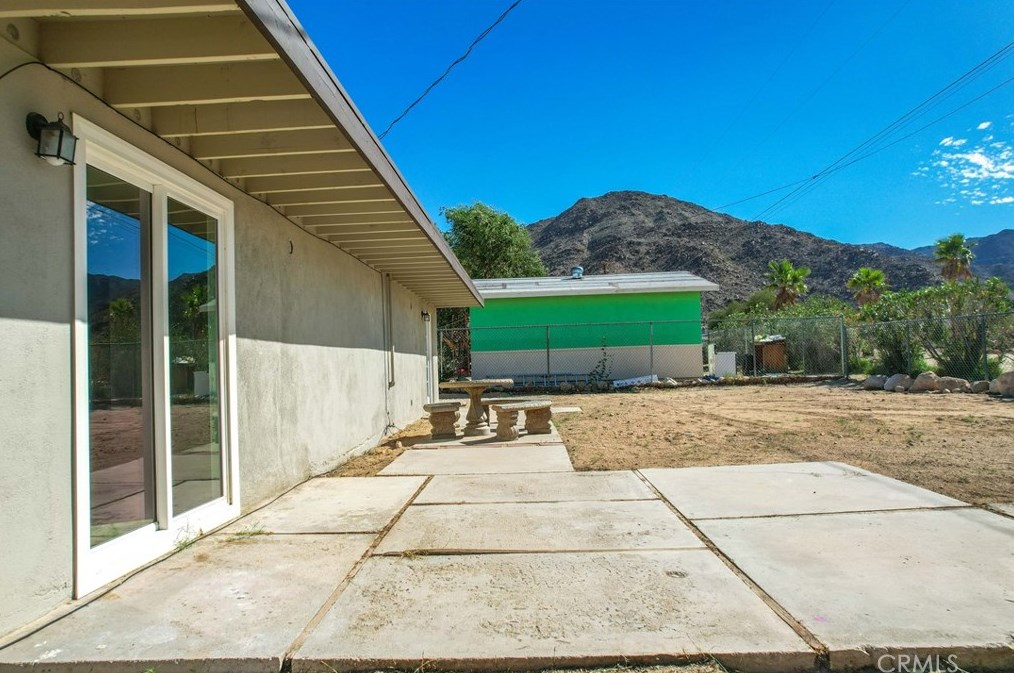 6942 Eucalyptus Ave, Twntynine Plm CA  92277-2838 exterior