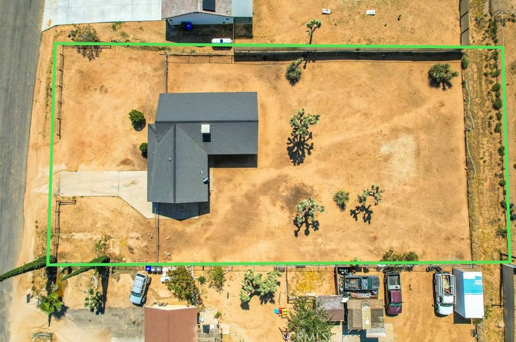 3692 Balsa Ave, Yucca Valley CA 92284-8668 exterior