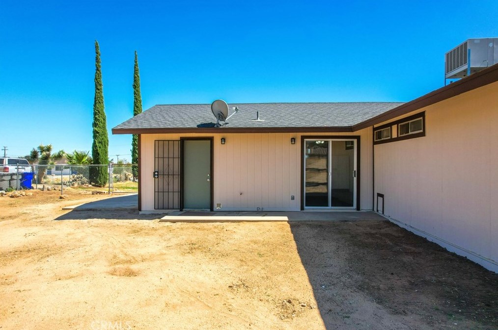 3692 Balsa Ave, Yucca Valley CA 92284-8668 exterior