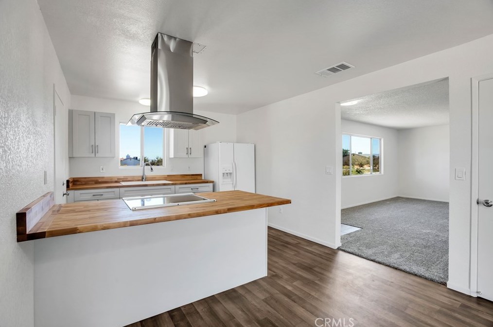 3692 Balsa Ave, Yucca Valley CA 92284-8668 exterior