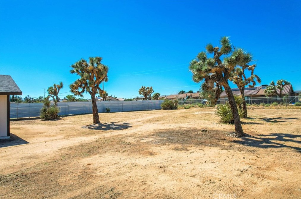 3692 Balsa Ave, Yucca Valley CA 92284-8668 exterior