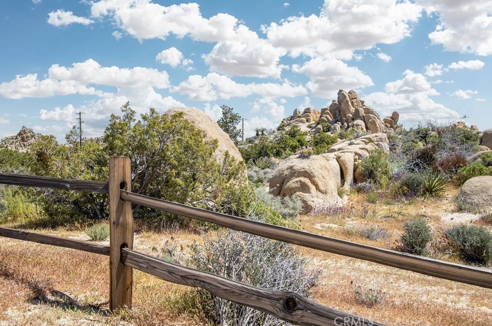 5550 Carlsbad Ave, Yucca Valley CA 92284-2095 exterior