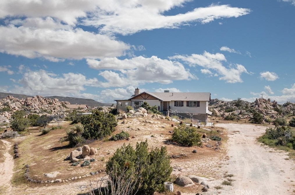 5550 Carlsbad Ave, Yucca Valley CA 92284-2095 exterior