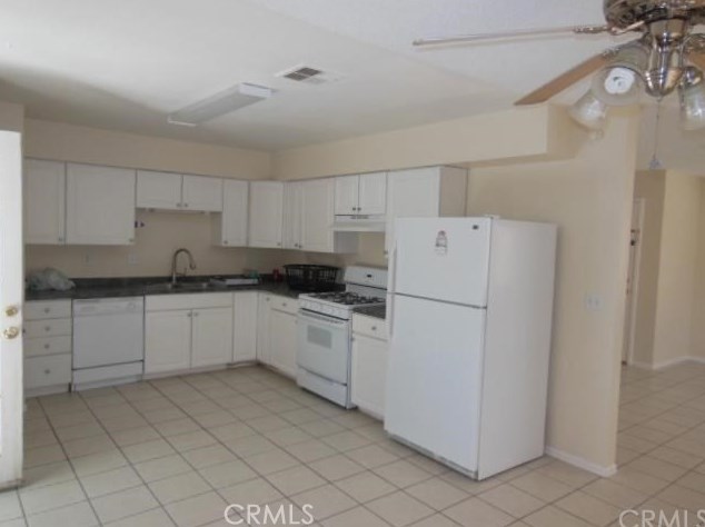 61558 Valley View Dr, Joshua Tree CA  92252-2458 exterior