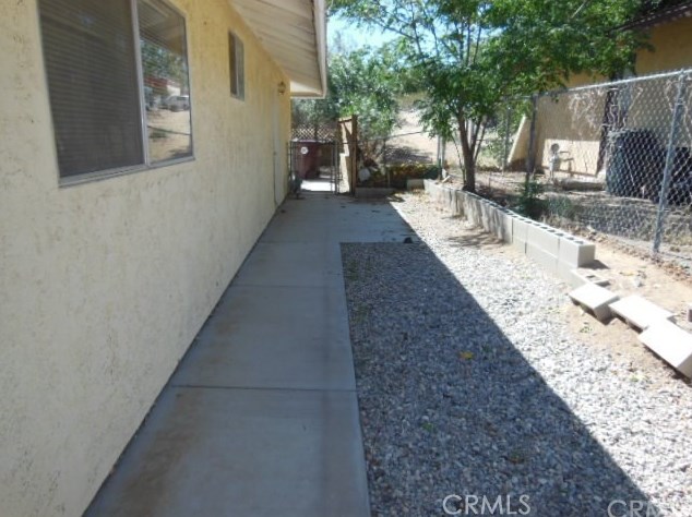 61558 Valley View Dr, Joshua Tree CA  92252-2458 exterior