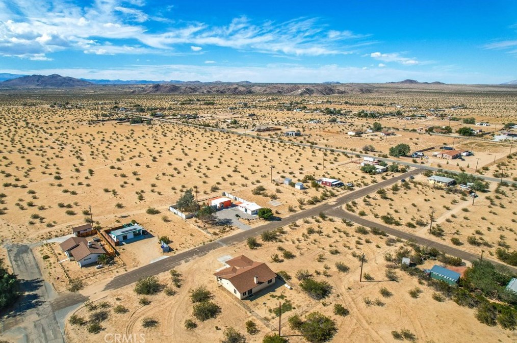 5001 1st St, Joshua Tree CA  92252-4216 exterior