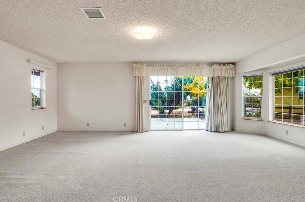 5115 Carlsbad Ave, Yucca Valley CA 92284-2095 exterior