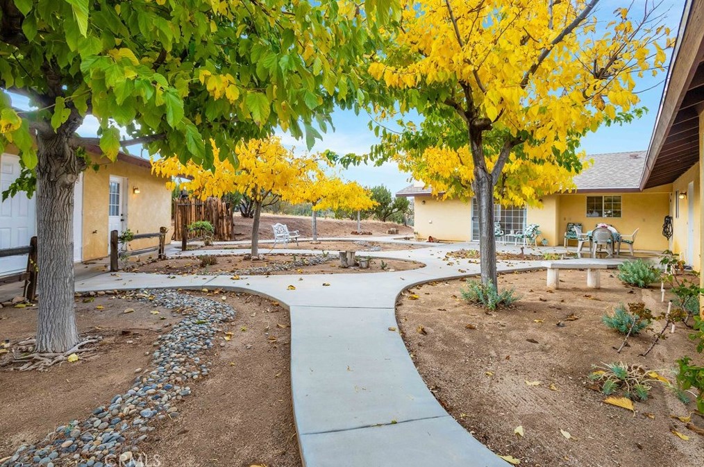 5115 Carlsbad Ave, Yucca Valley CA 92284-2095 exterior