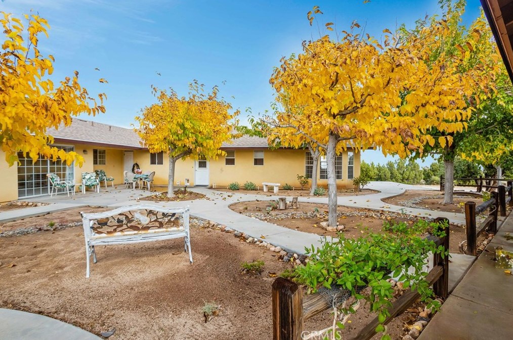 5115 Carlsbad Ave, Yucca Valley CA 92284-2095 exterior