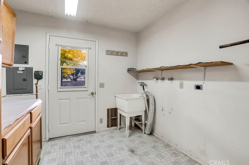 5115 Carlsbad Ave, Yucca Valley CA 92284-2095 exterior