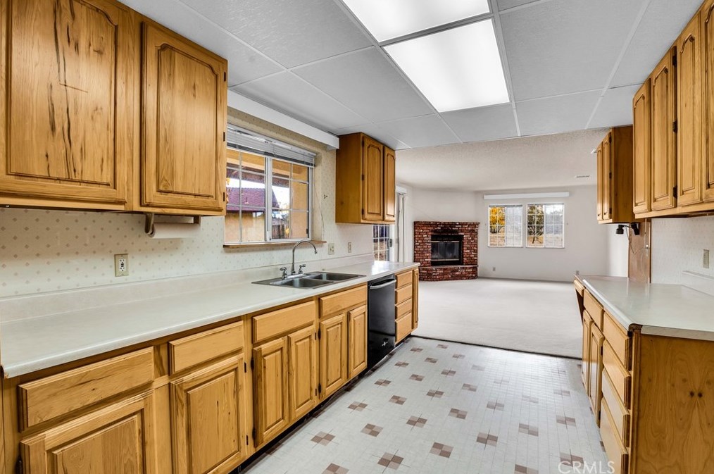 5115 Carlsbad Ave, Yucca Valley CA 92284-2095 exterior