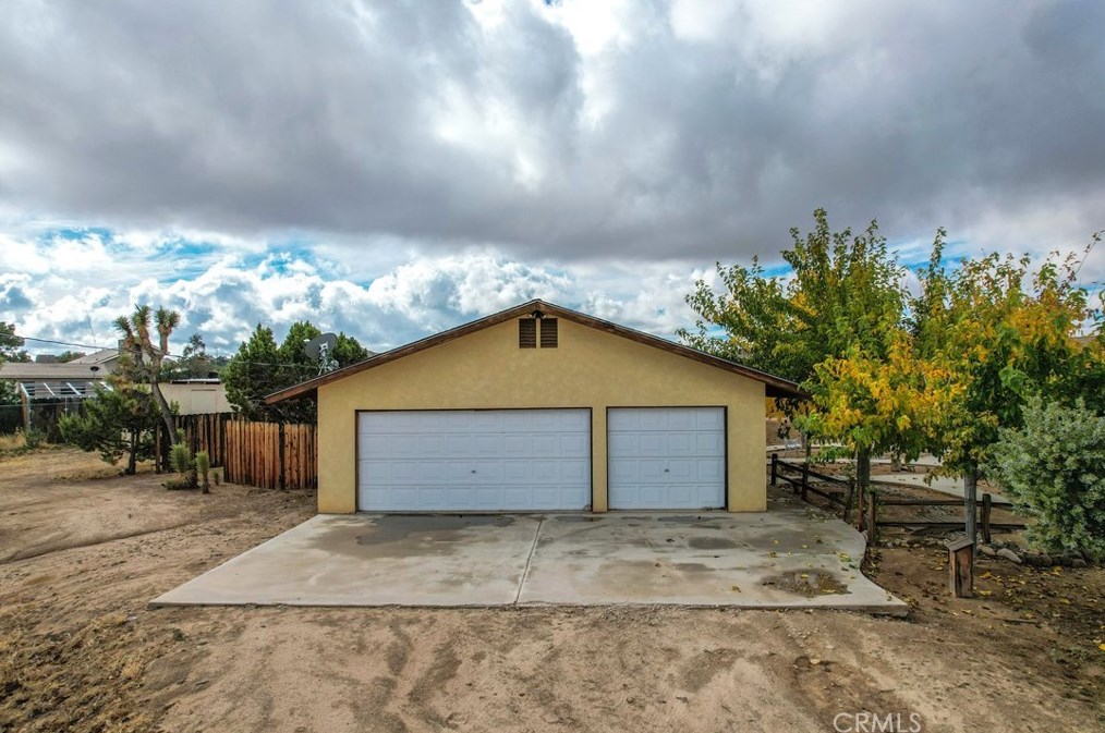 5115 Carlsbad Ave, Yucca Valley CA 92284-2095 exterior