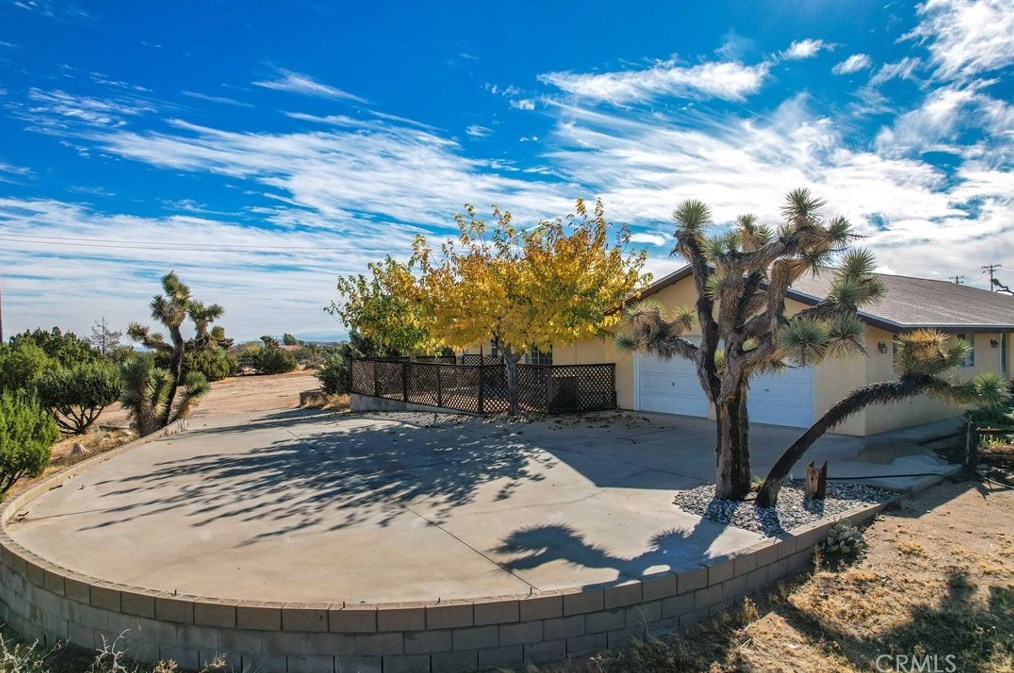 5115 Carlsbad Ave, Yucca Valley CA 92284-2095 exterior