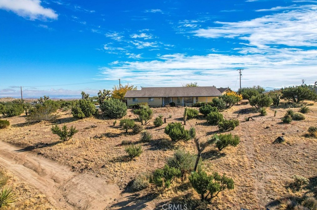 5115 Carlsbad Ave, Yucca Valley CA 92284-2095 exterior