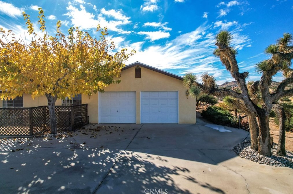 5115 Carlsbad Ave, Yucca Valley CA 92284-2095 exterior