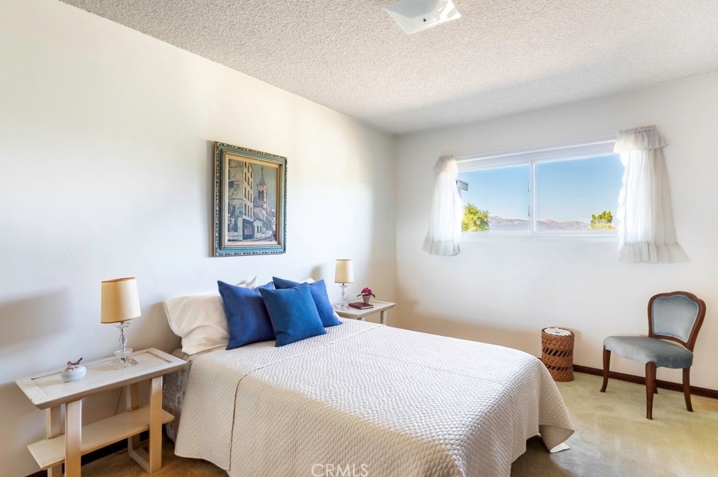 2690 W Victoria Dr, Alpine, CA 91901