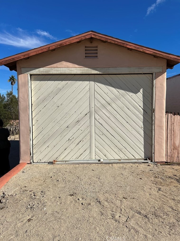 5787 Cholla Ave, Twntynine Plm, CA 92277-2216