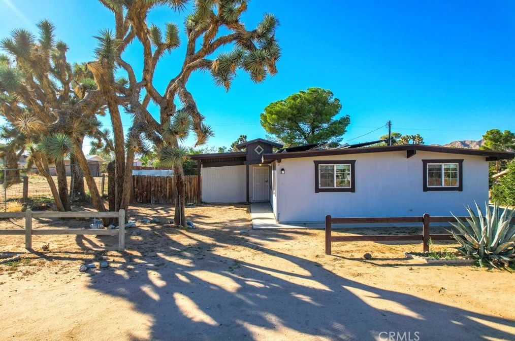 7638 Elk Trl, Yucca Valley, CA 92284-3399