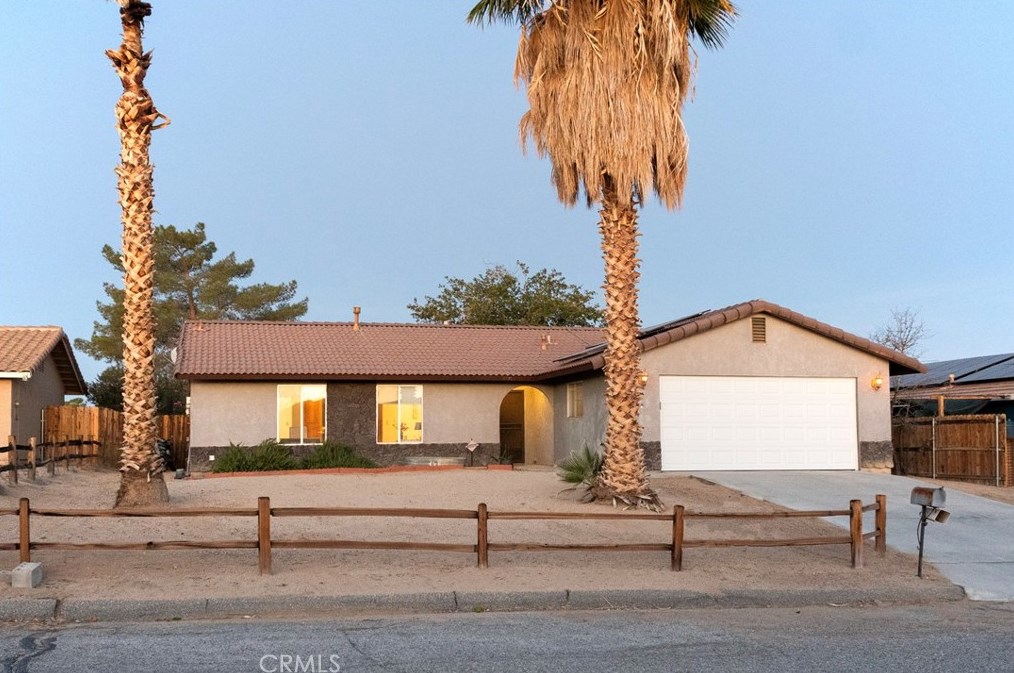 5760 Hall Ln, Twntynine Plm, CA 92277