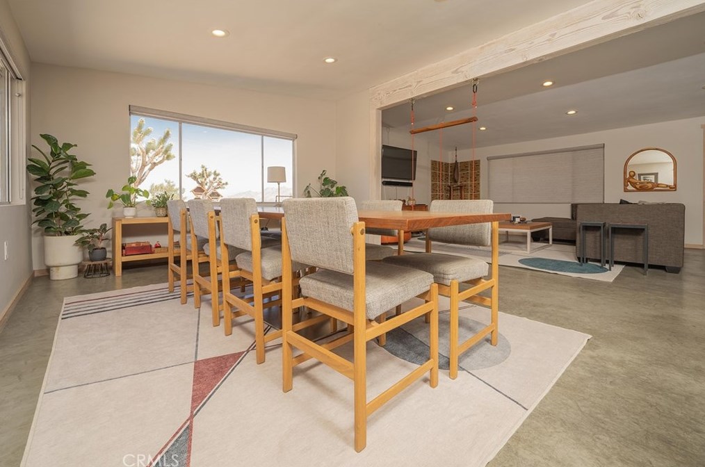 6328 Juniper Rd, Joshua Tree CA  92252-4142 exterior