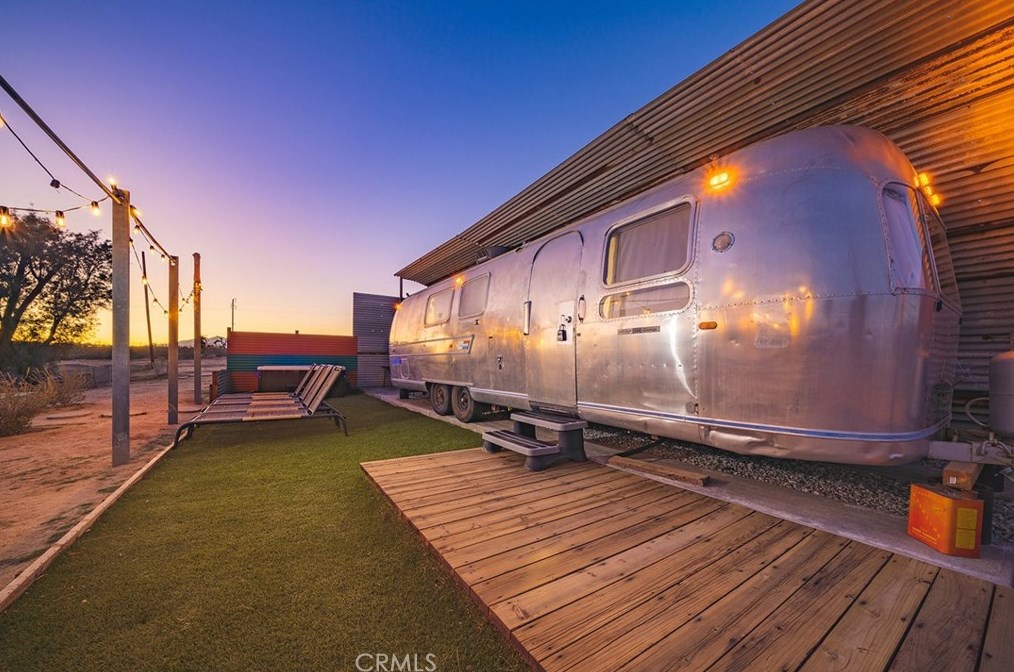 6328 Juniper Rd, Joshua Tree CA  92252-4142 exterior