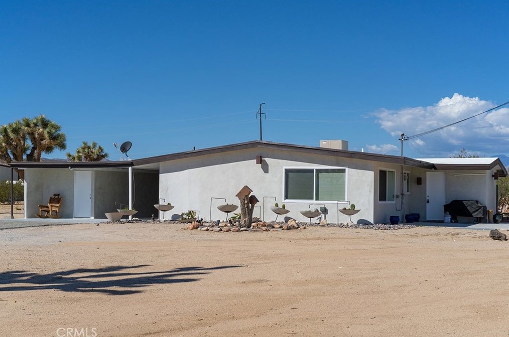 6328 Juniper Rd, Joshua Tree, CA 92252-4142
