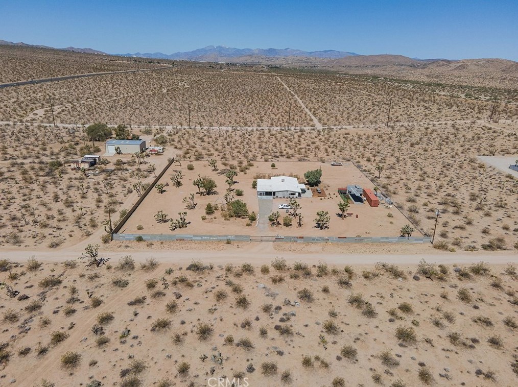 6328 Juniper Rd, Joshua Tree CA  92252-4142 exterior