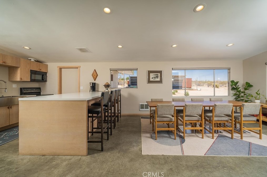 6328 Juniper Rd, Joshua Tree CA  92252-4142 exterior