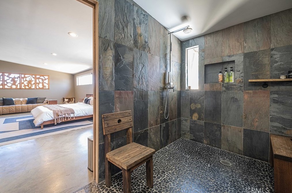 6328 Juniper Rd, Joshua Tree CA  92252-4142 exterior