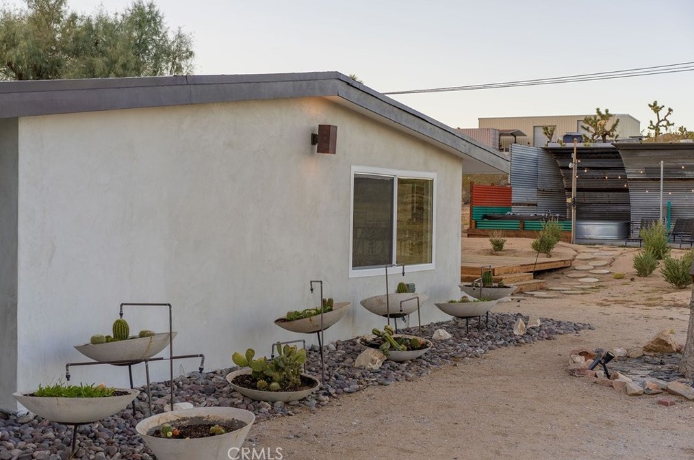6328 Juniper Rd, Joshua Tree CA  92252-4142 exterior