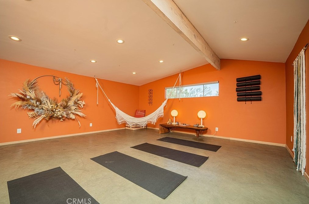 6328 Juniper Rd, Joshua Tree CA  92252-4142 exterior