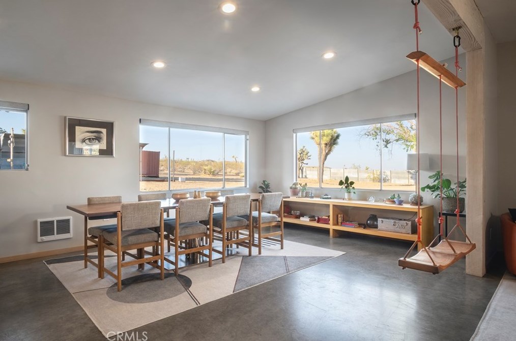 6328 Juniper Rd, Joshua Tree CA  92252-4142 exterior