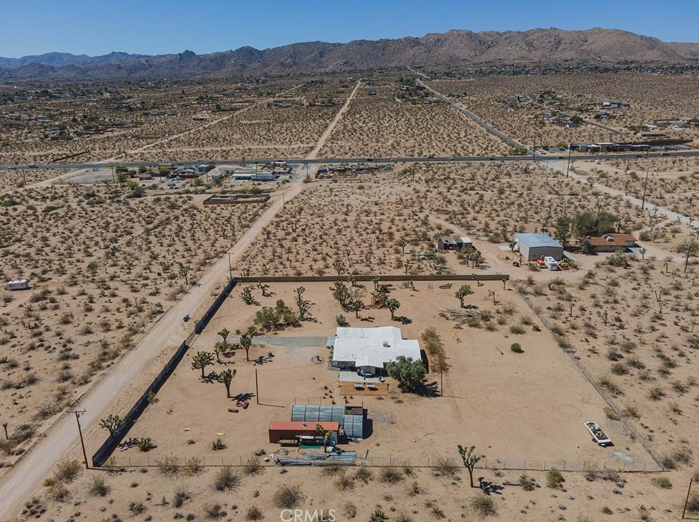 6328 Juniper Rd, Joshua Tree CA  92252-4142 exterior