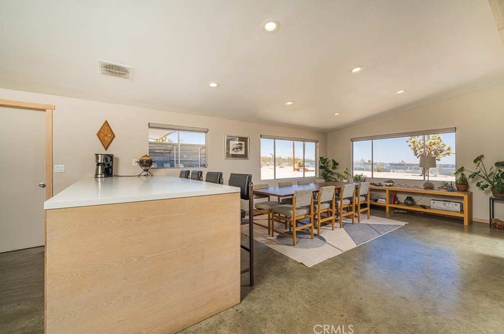 6328 Juniper Rd, Joshua Tree CA  92252-4142 exterior