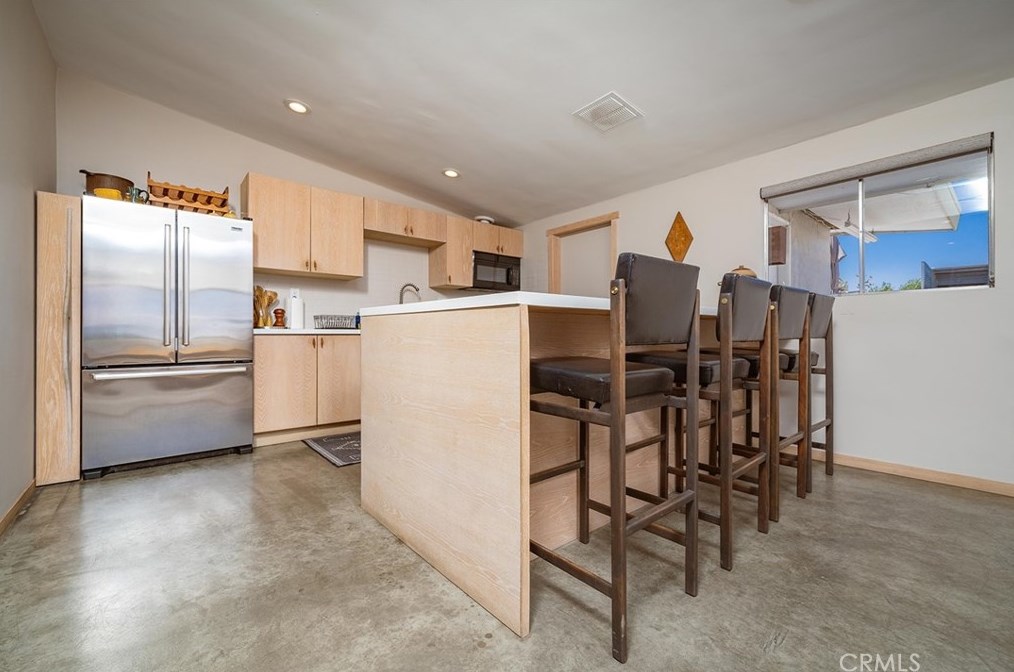 6328 Juniper Rd, Joshua Tree CA  92252-4142 exterior