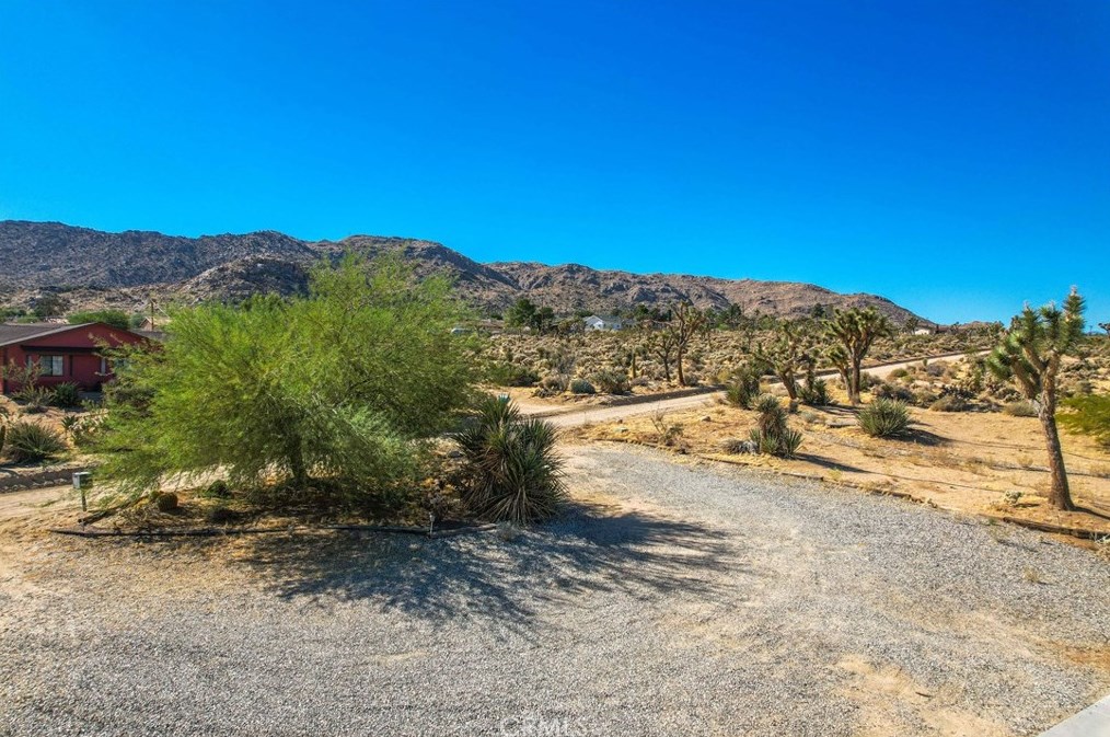 61246 Onaga Trl, Joshua Tree CA  92252-3114 exterior