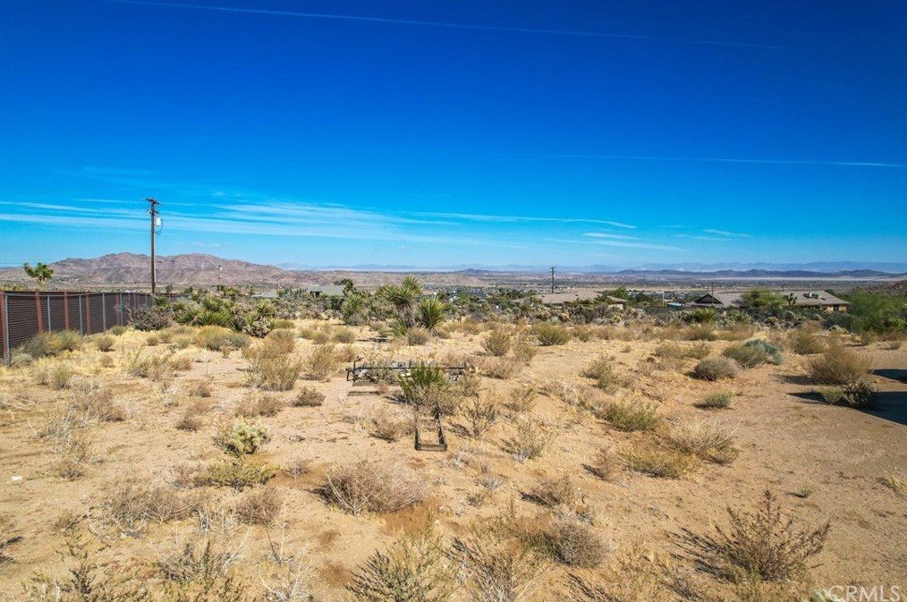 61246 Onaga Trl, Joshua Tree CA  92252-3114 exterior