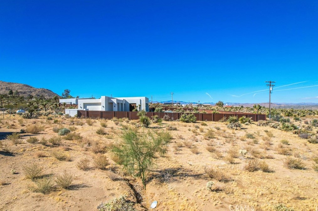 61246 Onaga Trl, Joshua Tree CA  92252-3114 exterior