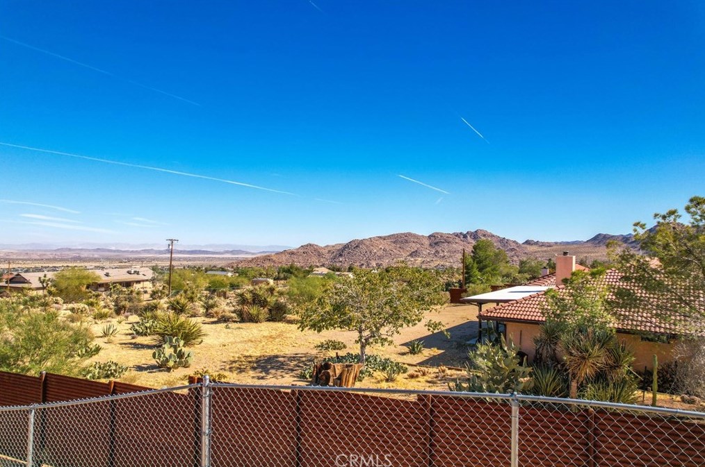 61246 Onaga Trl, Joshua Tree CA  92252-3114 exterior