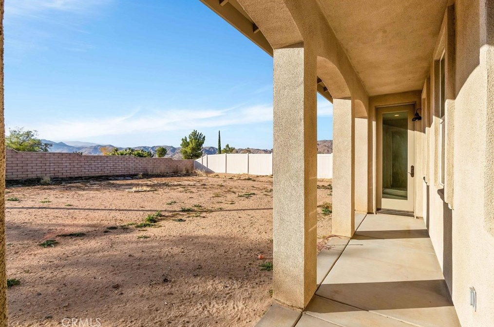 7895 Borrego Trl, Yucca Valley CA  92284-3296 exterior
