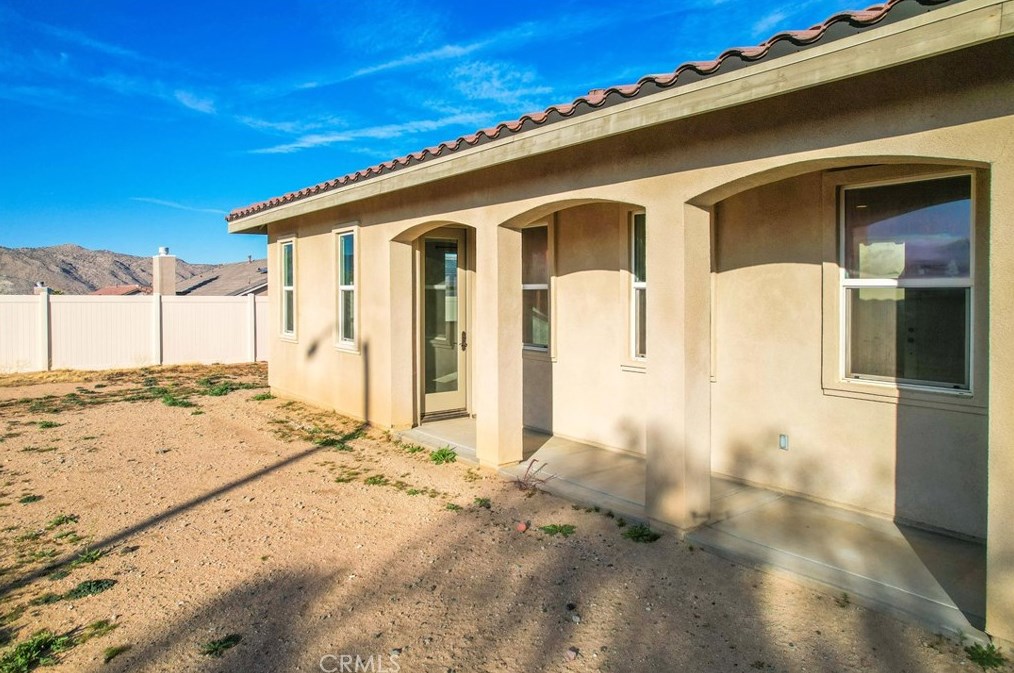 7895 Borrego Trl, Yucca Valley CA  92284-3296 exterior