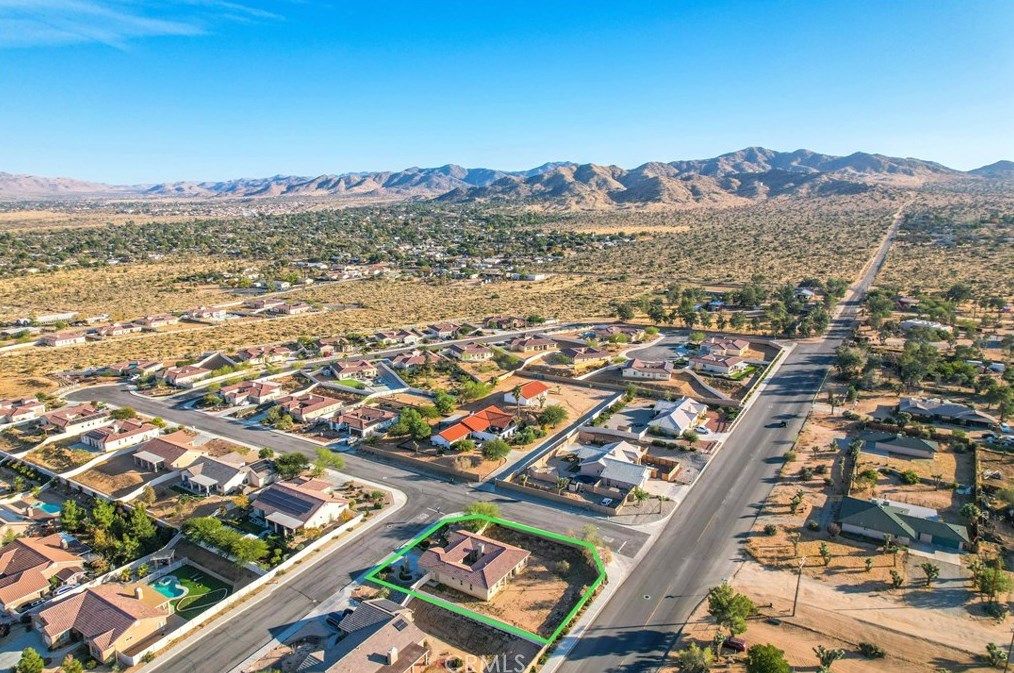 7895 Borrego Trl, Yucca Valley CA  92284-3296 exterior
