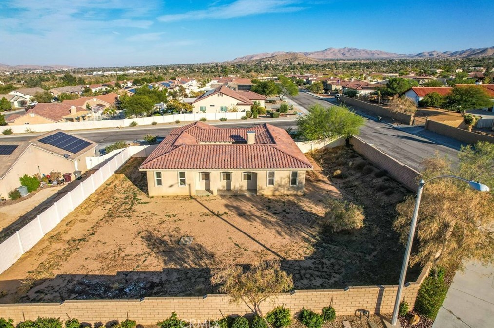 7895 Borrego Trl, Yucca Valley CA  92284-3296 exterior